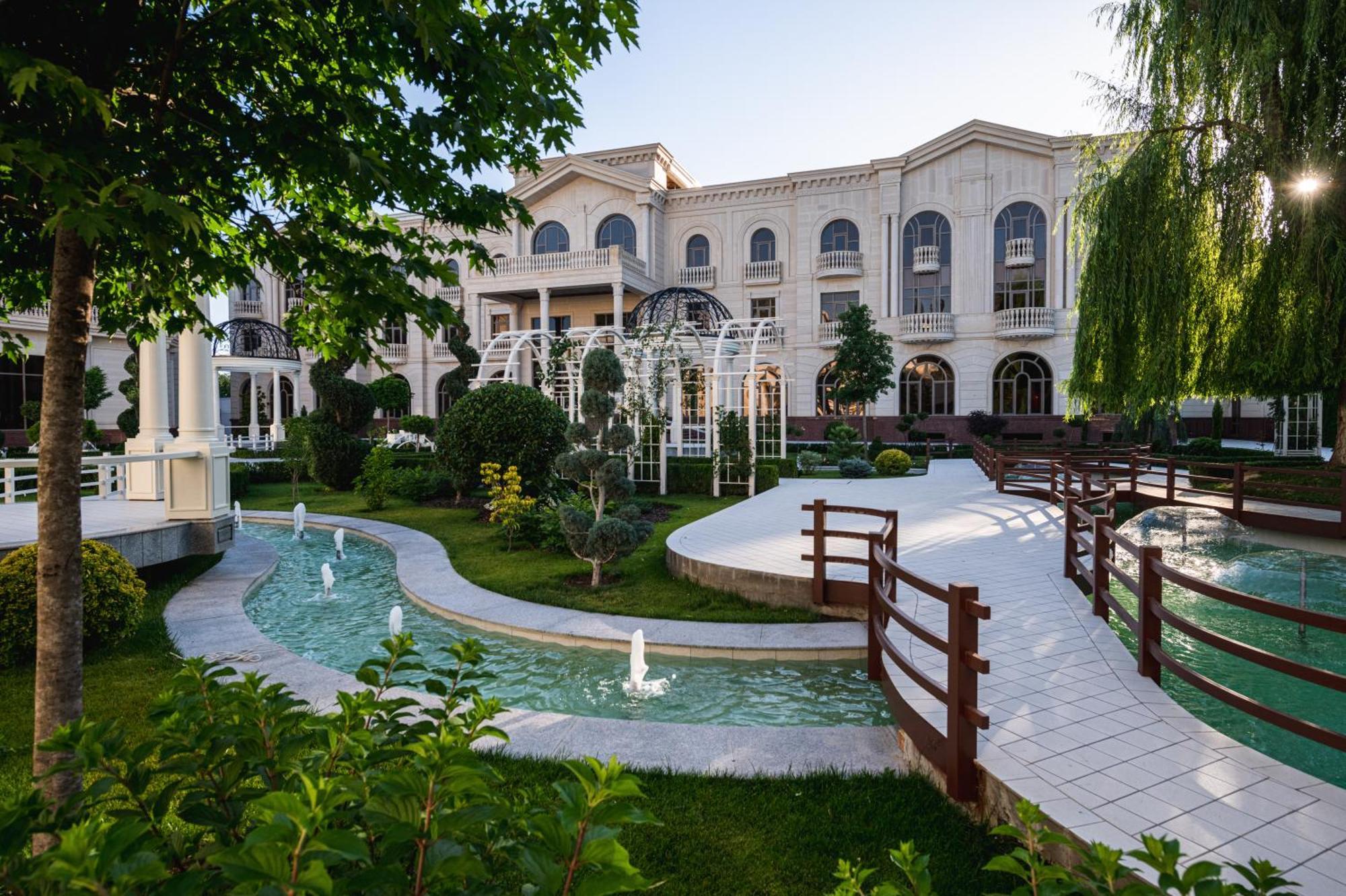 Hotel Zarafshon Parkside Samarcanda Exterior foto
